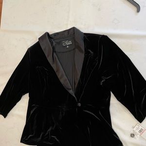 Black Alex Evenings women’s tuxedo jacket.